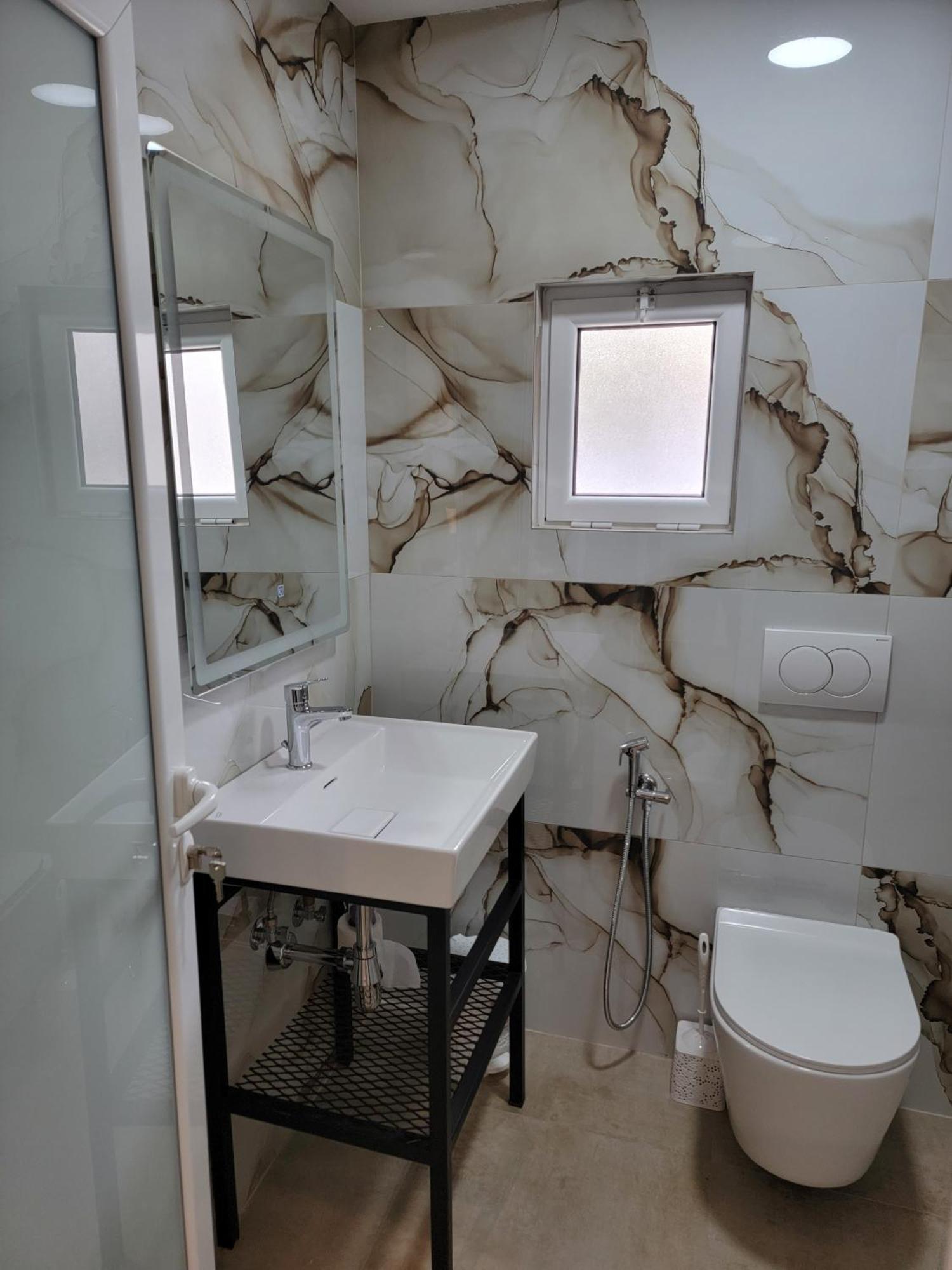 Luxury Studio's J&m Sarande