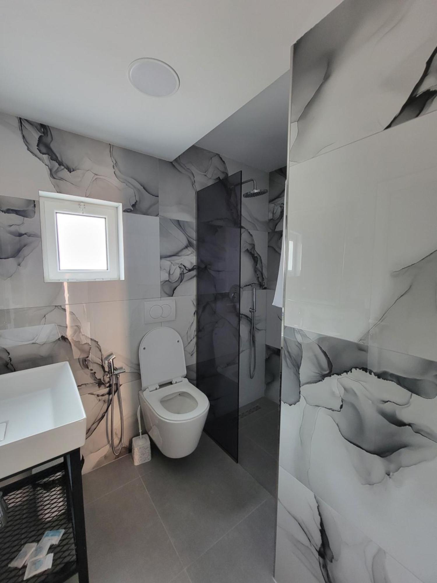 Luxury Studio's J&m Villa Sarande