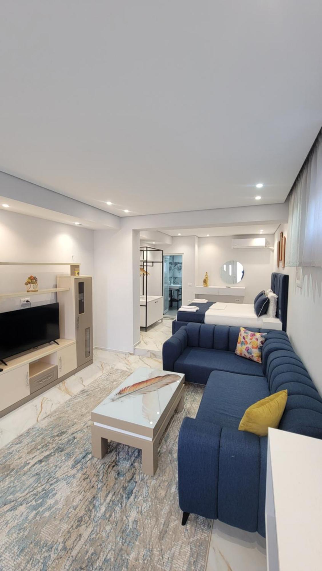 Luxury Studio's J&m