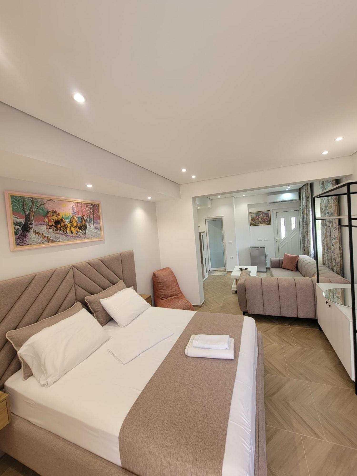 Luxury Studio's J&m
